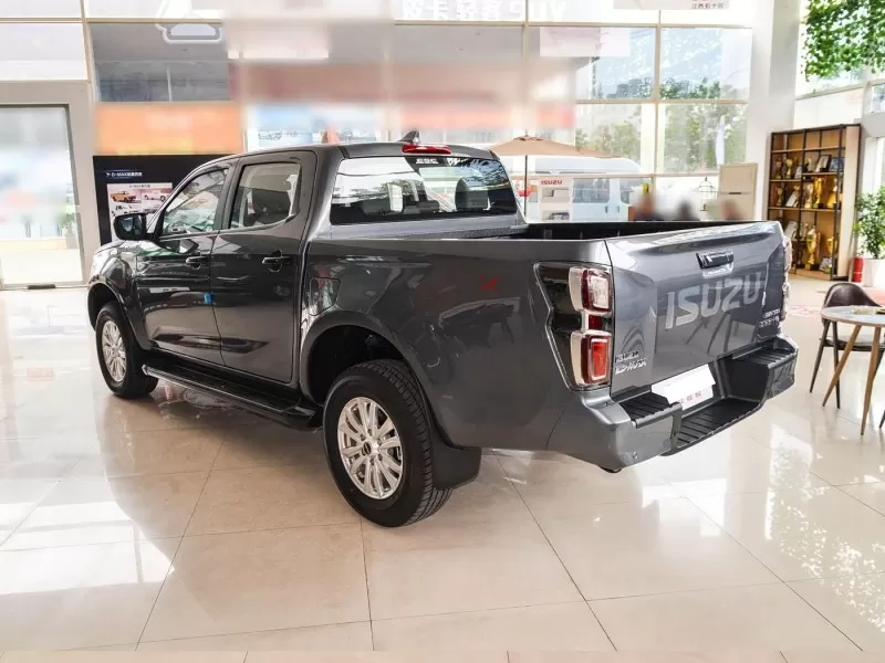 پیکاپ دیزلی ایسوزو D-MAX کراس کانتری 3.0T 4X4 از چین