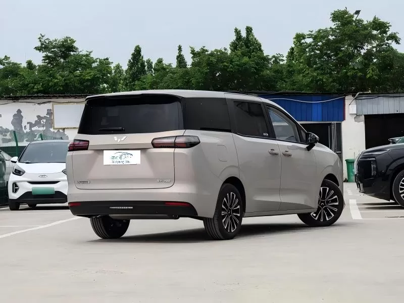 Wuling Starlight 730 2026 1.5T CVT Premium MPV 7 صندلی برای حمل و نقل خانواده و مسافر