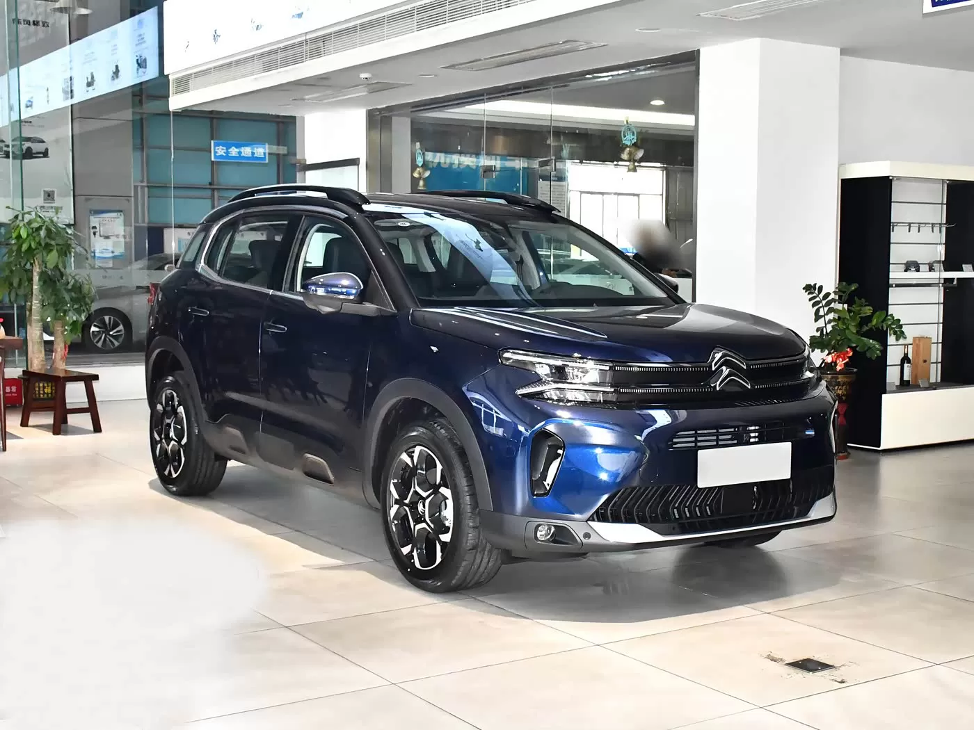 ماشین دست‌دوم سیتروئن C5 Aircross مدل ۲۰۲۶ با بهبودهای انجام شده و قدرت موتور ۳۶۰ اسب بخار – شرکت صادرات خودروهای سیلو آوتو