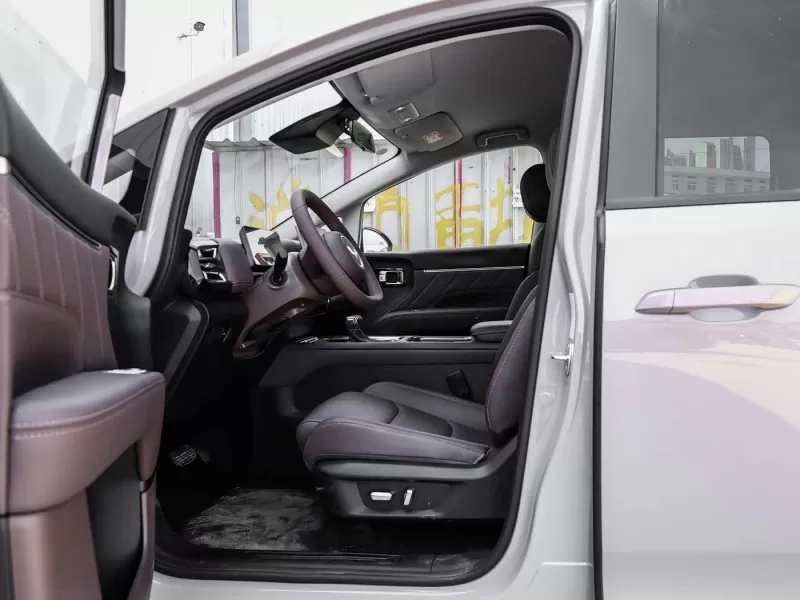 Wuling Starlight 730 2026 1.5T CVT Premium MPV 7 صندلی برای حمل و نقل خانواده و مسافر