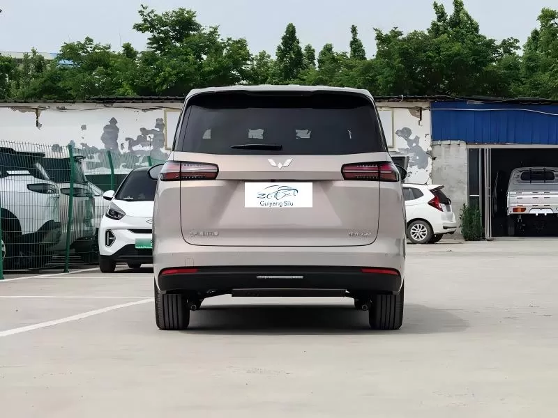 Wuling Starlight 730 2026 1.5T CVT Premium MPV 7 صندلی برای حمل و نقل خانواده و مسافر