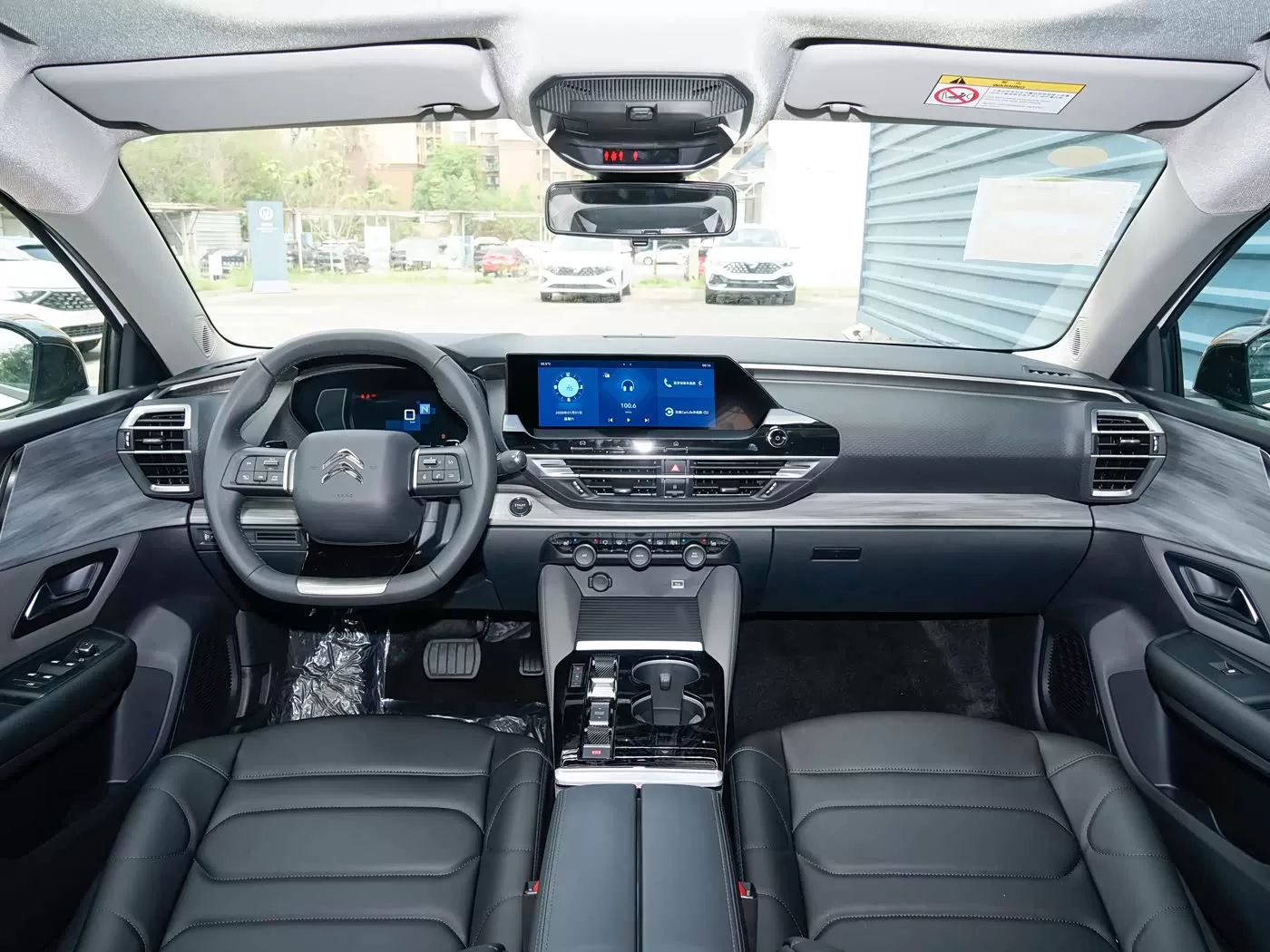 خودروی دست‌دوم دونگفنگ سیتروئن ورسای C5X برای فروش – شرکت صادرات خودروهای سیلو