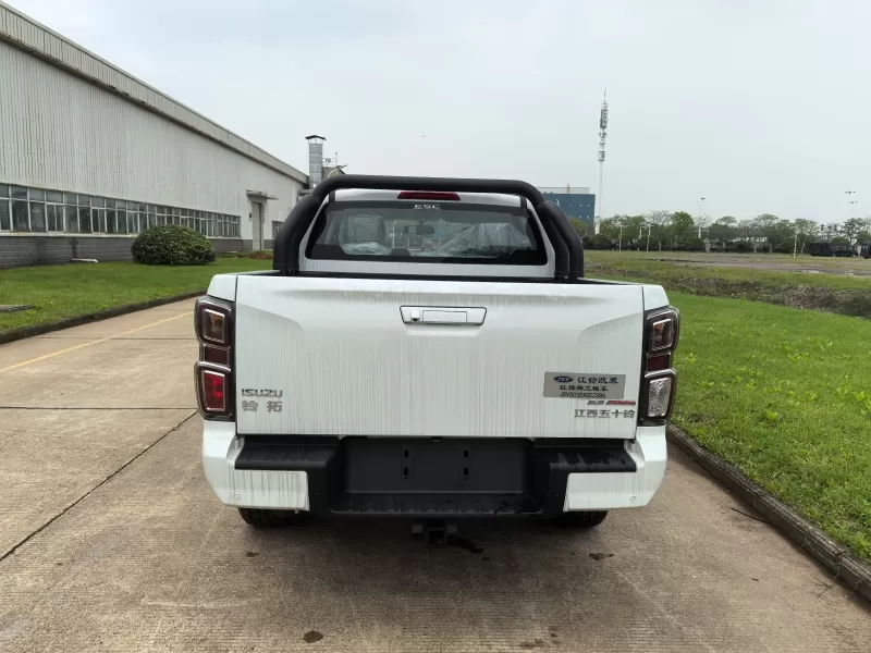 وانت Isuzu Lingtuo کراس کانتری 2.5T 4X4 دیزل - کاملا نو از چین