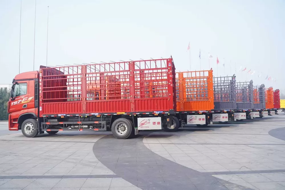 کامیون باری Sinotruk Howo TX7 Pro 4×2 با ساختار اسلب 250 اسب بخار