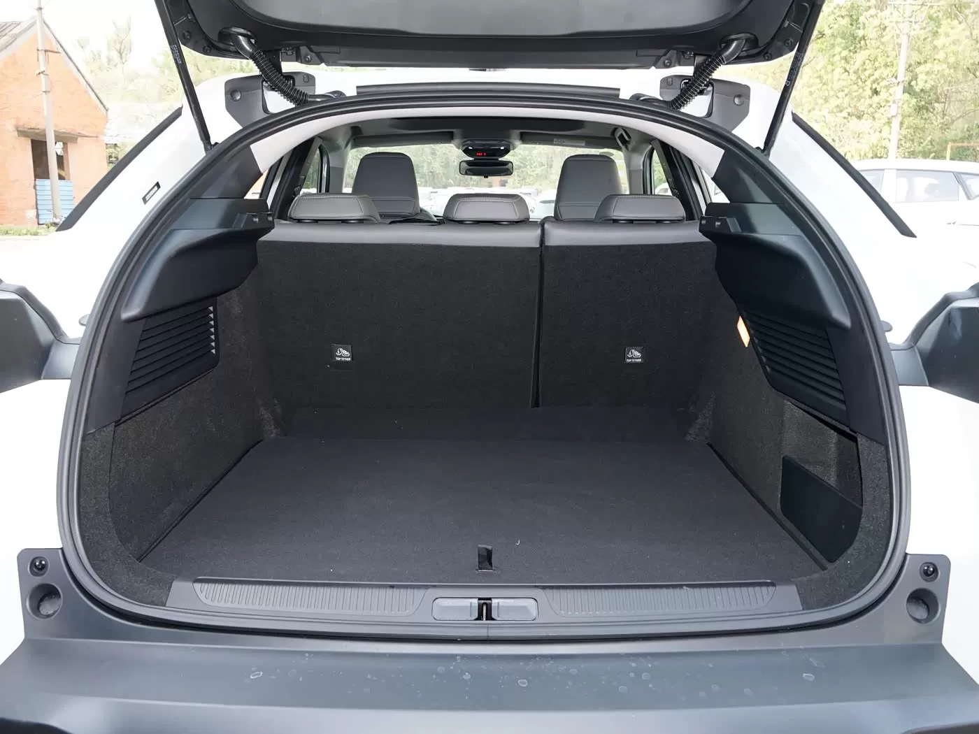 خودروی دست‌دوم دونگفنگ سیتروئن ورسای C5X برای فروش – شرکت صادرات خودروهای سیلو