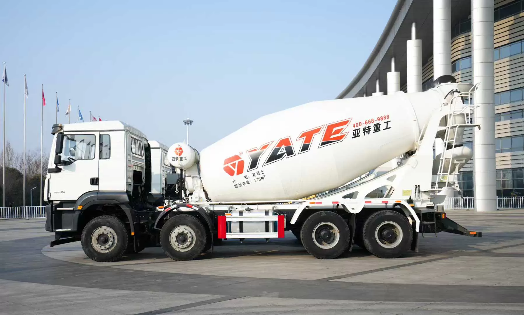 شاسی Howo + کامیون میکسر بتن صنعت سنگین 8×4 وسیله نقلیه دست دوم با کیفیت بالا