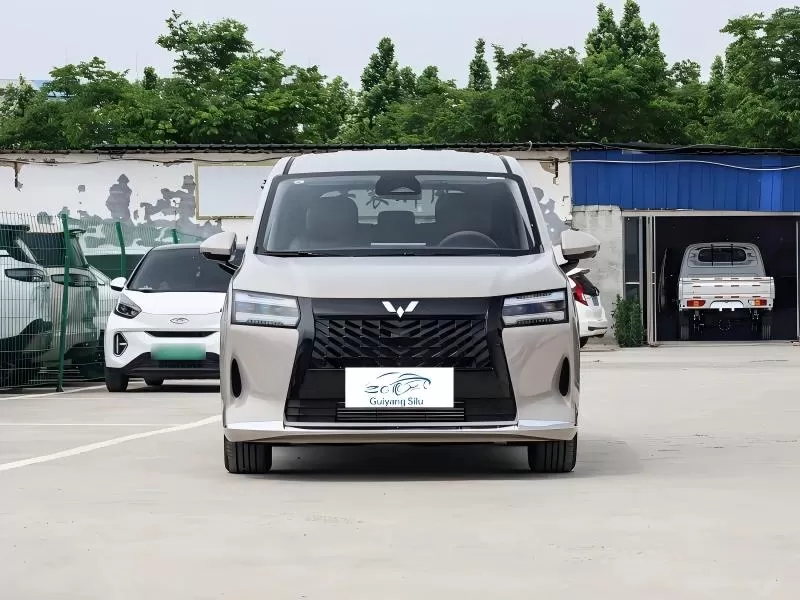 Wuling Starlight 730 2026 1.5T CVT Premium MPV 7 صندلی برای حمل و نقل خانواده و مسافر